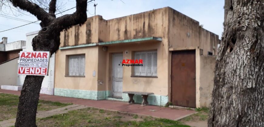 Casa en venta en calle Urquiza