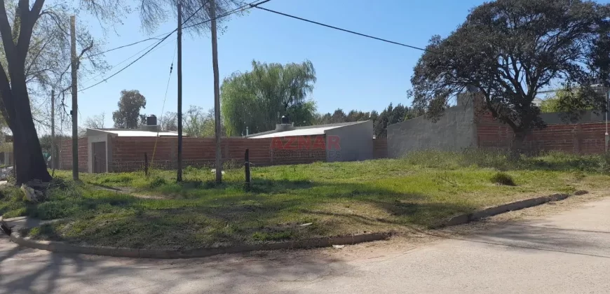 Terreno en Saavedra y Gardel